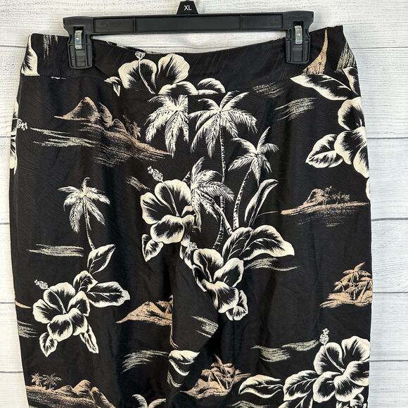 Tommy Bahama Womens size 12 Silk Cropped Wide Leg Hawaiian Cargo Pants Black - Picture 6 of 9